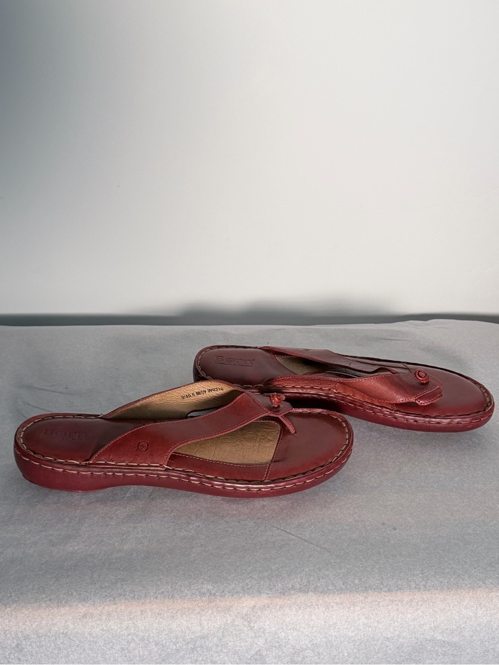 Born Women's Red Leather Thong Slide Sandals - Picture 9 of 10